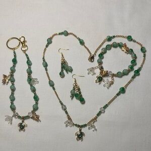 Jewelry Set, Green Glass Beads w/ Gold Butterflies, Turtles and Flower Charms